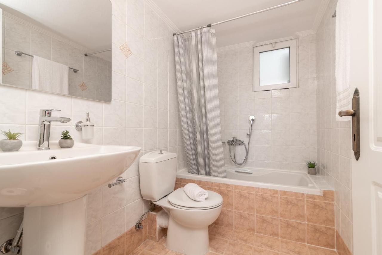 Swan Apartments Plános Екстериор снимка