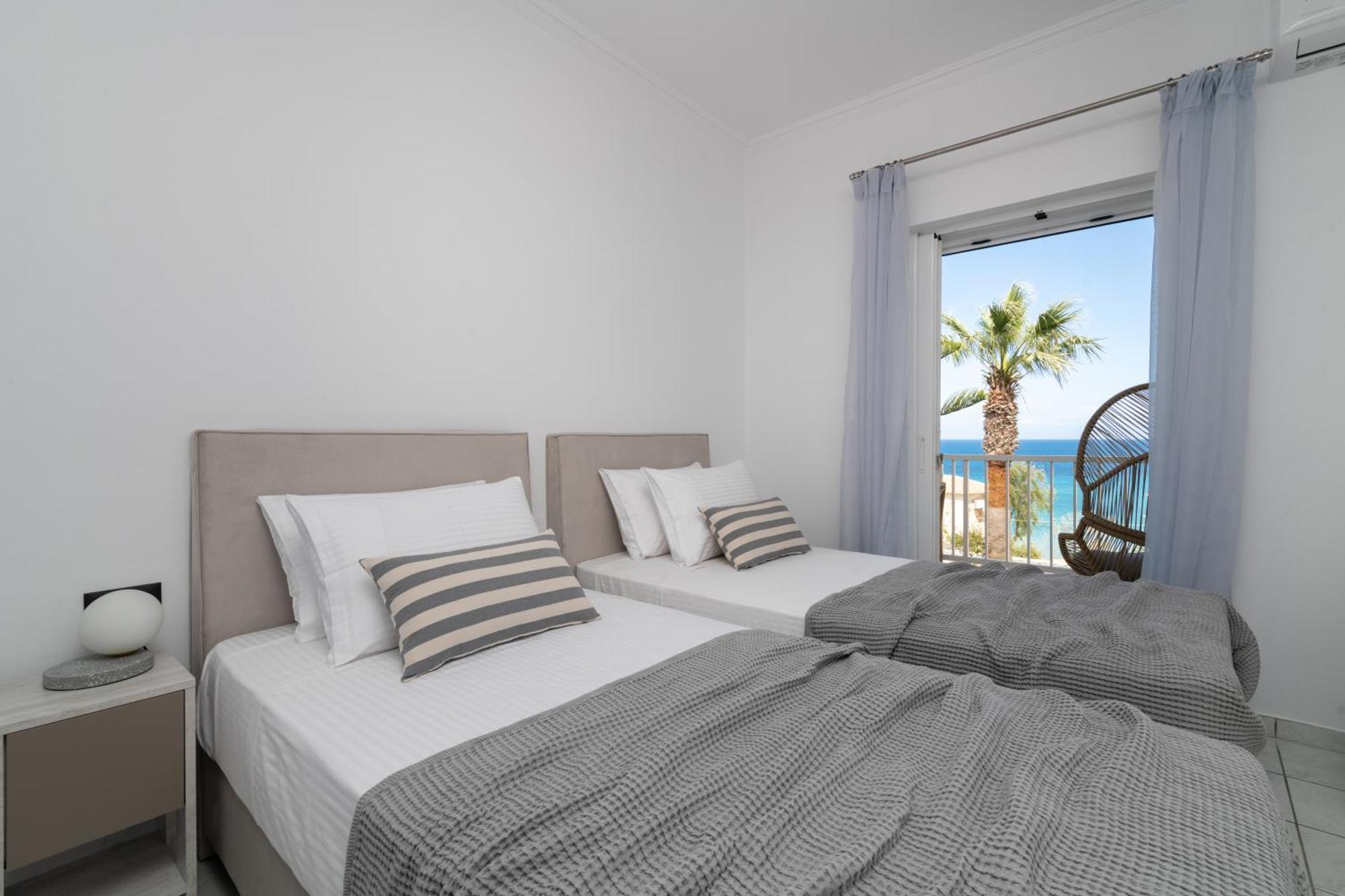 Swan Apartments Plános Екстериор снимка