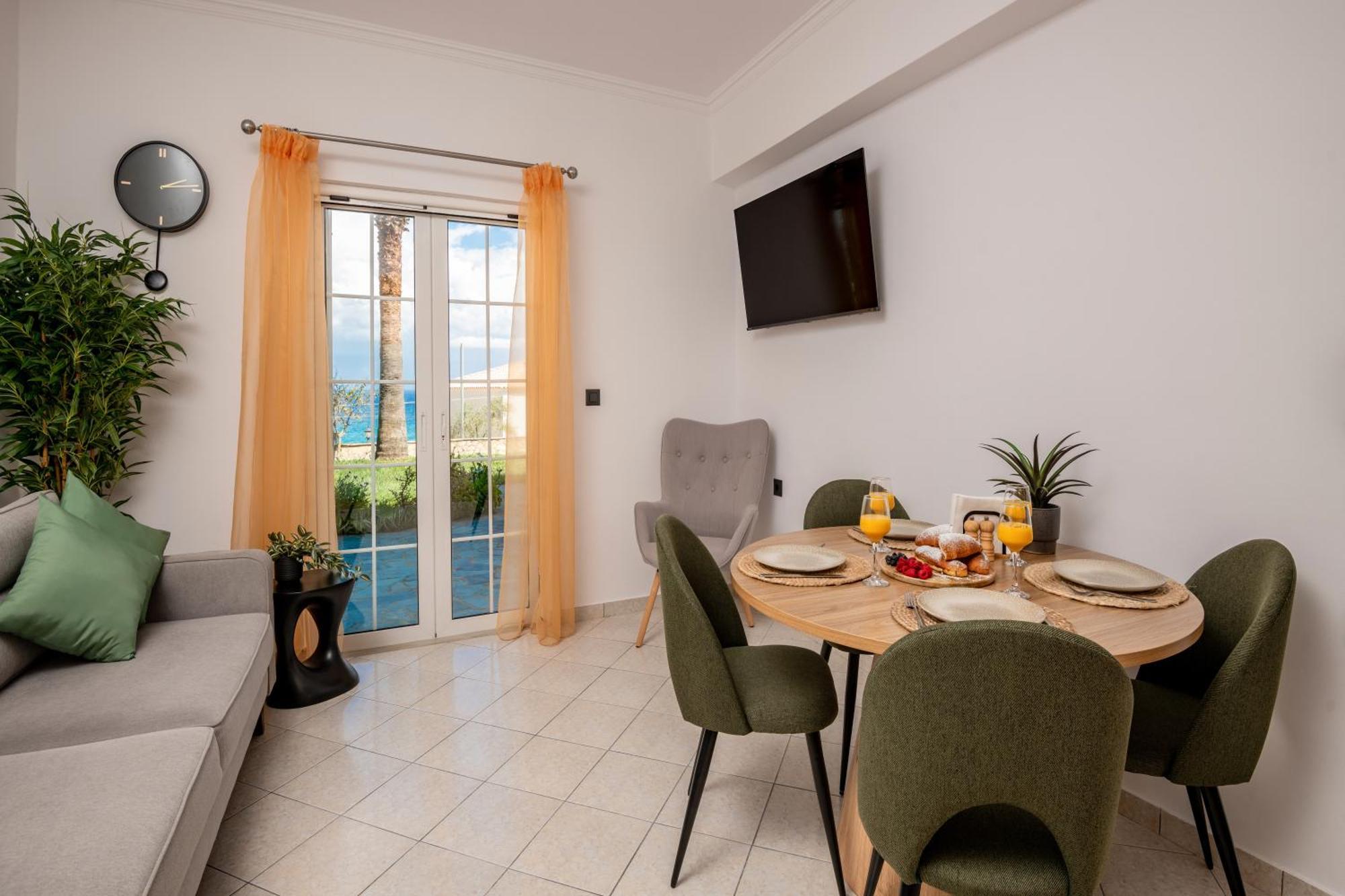 Swan Apartments Plános Екстериор снимка
